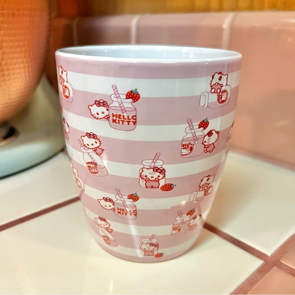 NWT Hello Kitty Strawberry Milk Mug - Picture 3 of 4